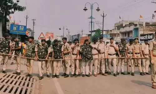 पुलिसकर्मी को सस्पेंड करने पर ही भीम आर्मी ने बंद किया प्रदर्शन