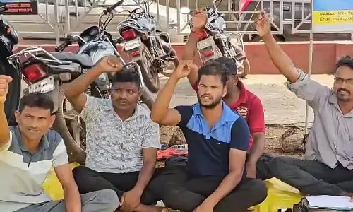 Bicholim में नेस्ले के कर्मचारियों ने पुनर्नियुक्ति के लिए न्यायालय के आदेश की पूर्ति न होने पर विरोध प्रदर्शन किया Bicholim में नेस्ले के कर्मचारियों ने पुनर्नियुक्ति के लिए न्यायालय के आदेश की पूर्ति न होने पर विरोध प्रदर्शन किया