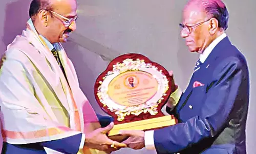 Andhra: डॉ. जगदीश को मिला विश्व वैद्य दिव्यांग बंधु पुरस्कार