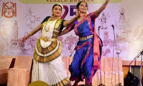 शास्त्रीय नृत्य Malayalee समाजम के रजत जयंती समारोह का प्रतीक है