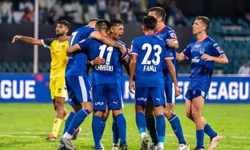 एक-दूसरे पर बढ़त बनाने के लिए भिड़ेंगे बेंगलुरू एफसी और एफसी गोवा एक-दूसरे पर बढ़त बनाने के लिए भिड़ेंगे बेंगलुरू एफसी और एफसी गोवा