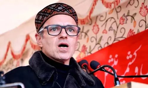 CM उमर अब्दुल्ला ने SKICC में महिलाओं के लिए मुफ्त बस सेवा शुरू की
