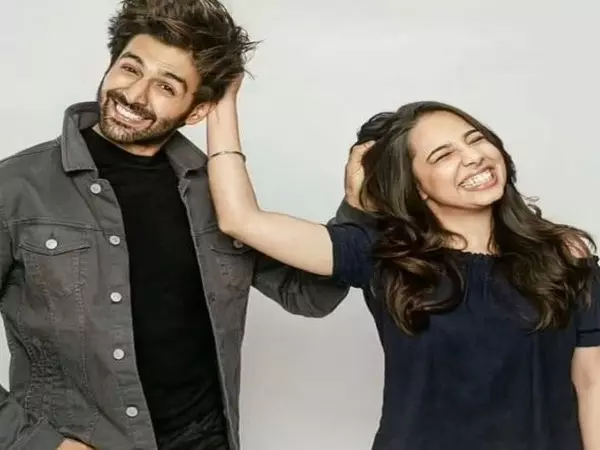 Kartik Aaryan ने अपनी बहन को जन्मदिन की बधाई देते हुए उसके साथ बिताए प्यारे पल शेयर किए Kartik Aaryan ने अपनी बहन को जन्मदिन की बधाई देते हुए उसके साथ बिताए प्यारे पल शेयर किए