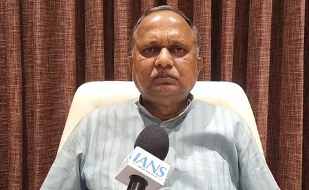 शिवसेना ने महाराष्ट्र नवनिर्माण सेना के आंदोलन पर उठाया सवाल, कहा- मराठी भाषा की मांग शिवसेना की थी शिवसेना ने महाराष्ट्र नवनिर्माण सेना के आंदोलन पर उठाया सवाल, कहा- मराठी भाषा की मांग शिवसेना की थी
