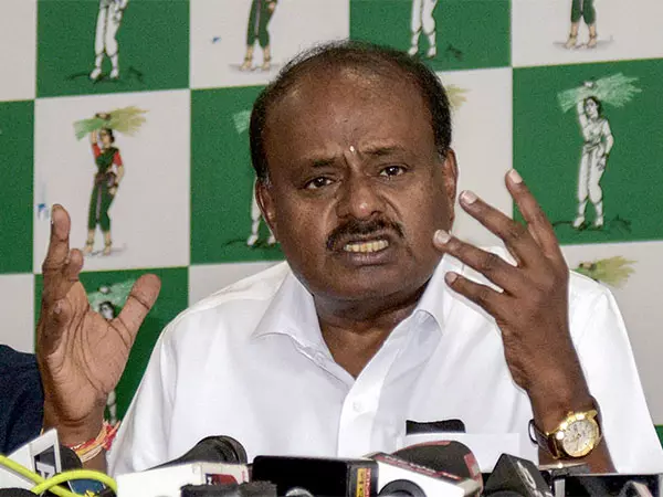 केंद्रीय मंत्री एचडी कुमारस्वामी ने Karnataka सरकार पर हमला बोला केंद्रीय मंत्री एचडी कुमारस्वामी ने Karnataka सरकार पर हमला बोला