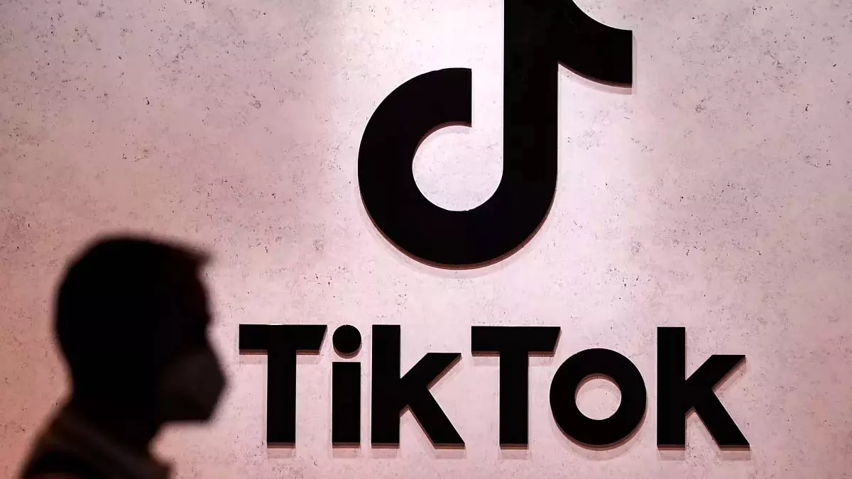 TikTok पर बैन या बचाव? आ सकती है बड़ी डील TikTok पर बैन या बचाव? आ सकती है बड़ी डील