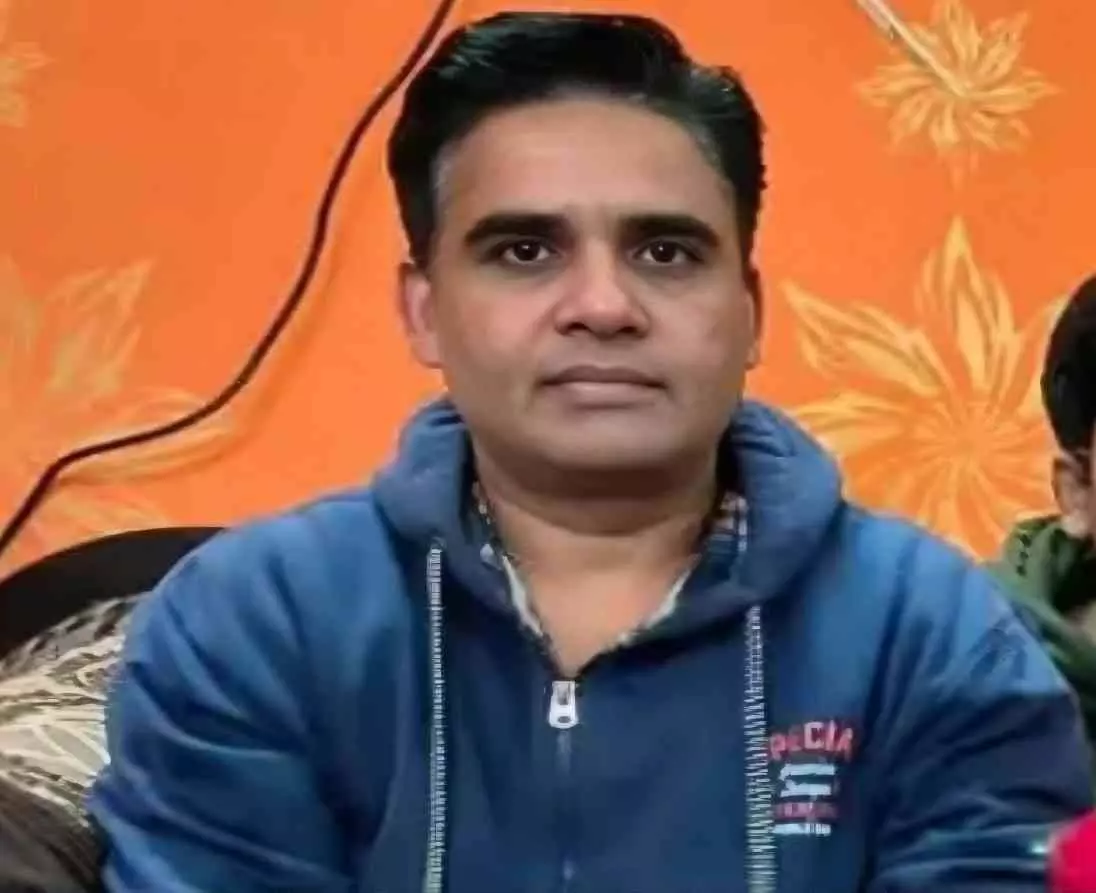 Banda Crime : आबकारी निरीक्षक की संदिग्ध मौत, कार में मिली लाश Banda Crime : आबकारी निरीक्षक की संदिग्ध मौत, कार में मिली लाश