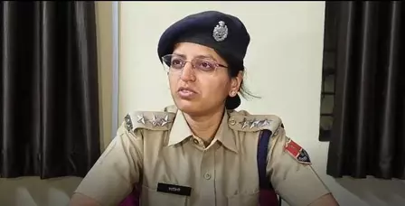 साइबर सेल पर लॉ स्टूडेंट से मारपीट और छेड़छाड़ का आरोप, पुलिस ने किया इनकार साइबर सेल पर लॉ स्टूडेंट से मारपीट और छेड़छाड़ का आरोप, पुलिस ने किया इनकार