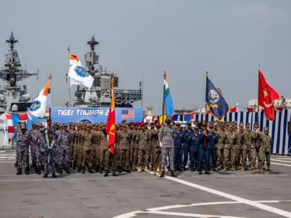 अभ्यास टाइगर ट्रायम्फ 2025 के उद्घाटन के लिए भारत-अमेरिकी सेनाएं INS जलाश्व पर सवार अभ्यास टाइगर ट्रायम्फ 2025 के उद्घाटन के लिए भारत-अमेरिकी सेनाएं INS जलाश्व पर सवार