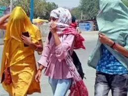 Rajasthan Weather : राजस्थान में गर्मी का कहर, पश्चिमी हिस्सों में हीट वेव का अलर्ट Rajasthan Weather : राजस्थान में गर्मी का कहर, पश्चिमी हिस्सों में हीट वेव का अलर्ट
