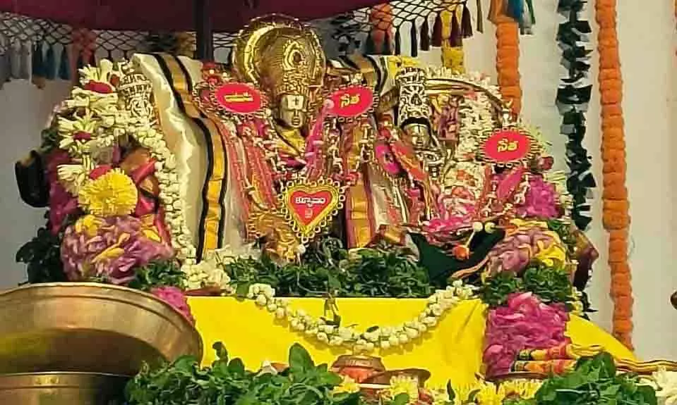 Hyderabad राम नवमी समारोह के लिए तैयार Hyderabad राम नवमी समारोह के लिए तैयार