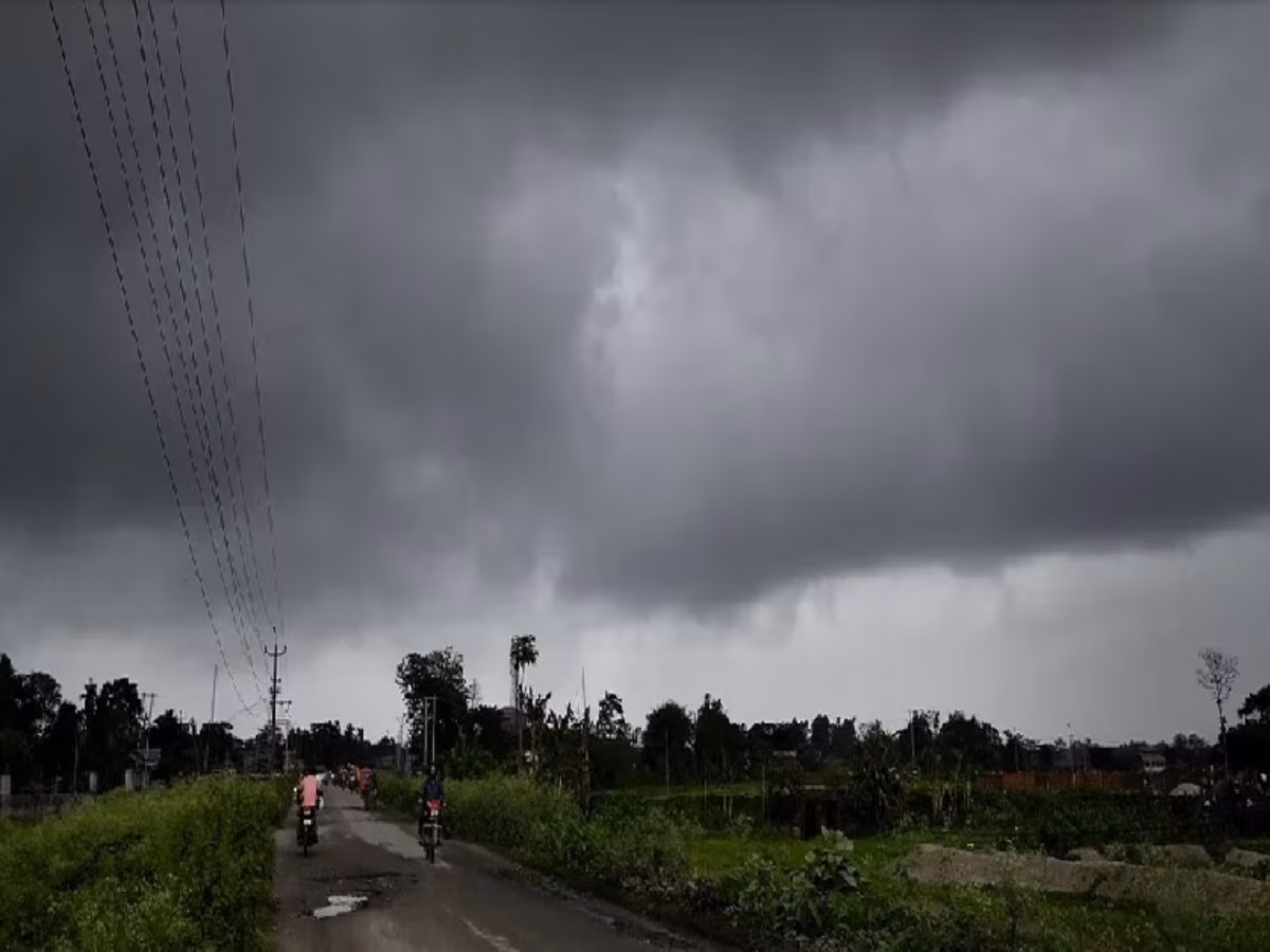 Ranchi: राजधानी रांची में बारिश और ओलावृष्टि की आशंका Ranchi: राजधानी रांची में बारिश और ओलावृष्टि की आशंका