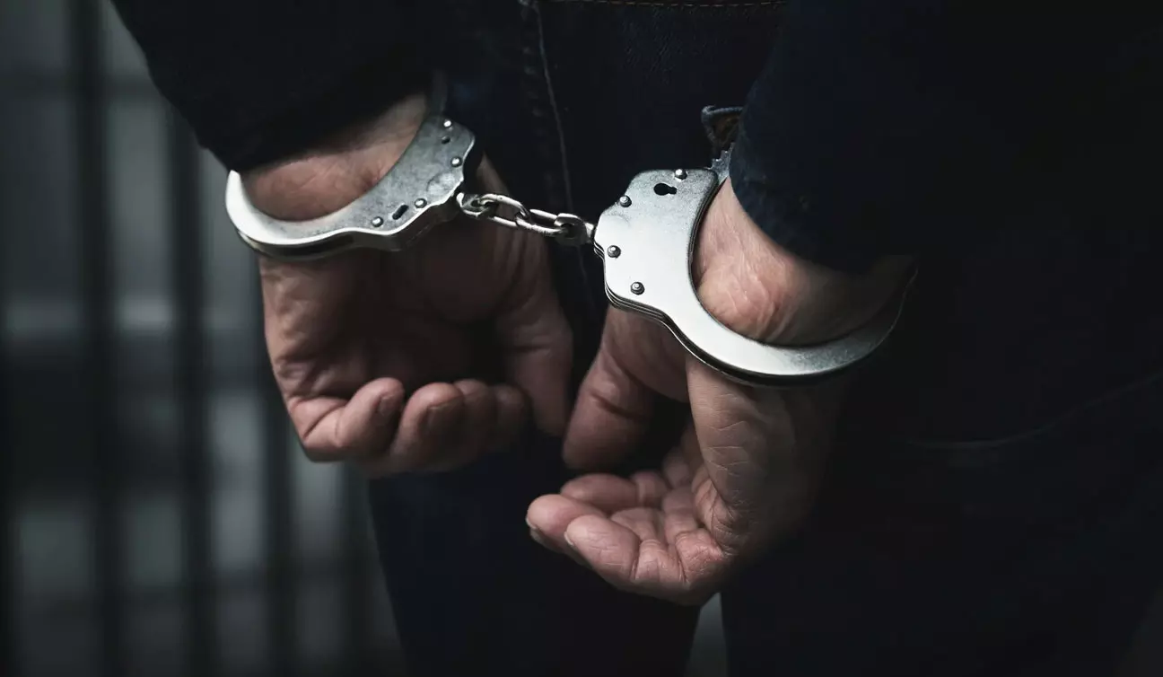 Unnao: पुलिस ने महिला की हत्या करने वाले अभियुक्त को गिरफ्तार किया Unnao: पुलिस ने महिला की हत्या करने वाले अभियुक्त को गिरफ्तार किया