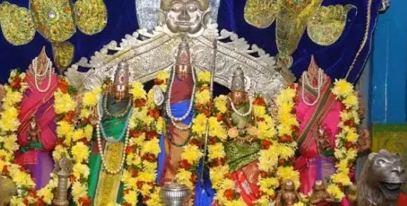 Telangana: एलांथाकुंटा ब्रह्मोत्सवम के लिए तैयारी कर रहा Telangana: एलांथाकुंटा ब्रह्मोत्सवम के लिए तैयारी कर रहा