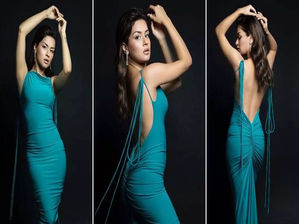 Blue Dress में अवनीत कौर का ग्लैमरस अंदाज, फैंस बोले- स्टनिंग ब्यूटी Blue Dress में अवनीत कौर का ग्लैमरस अंदाज, फैंस बोले- स्टनिंग ब्यूटी