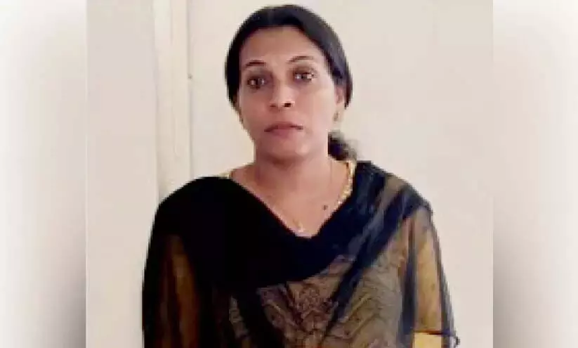 हनी ट्रैप का शिकार हुए युवक की आत्महत्या: युवती को कड़ी सजा हनी ट्रैप का शिकार हुए युवक की आत्महत्या: युवती को कड़ी सजा