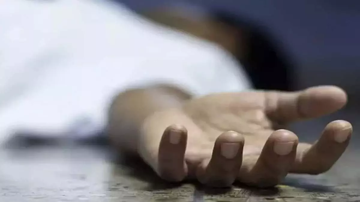 चेन्नई के एक कॉलेज छात्र की खुद को इंजेक्शन लगाने से मौत चेन्नई के एक कॉलेज छात्र की खुद को इंजेक्शन लगाने से मौत