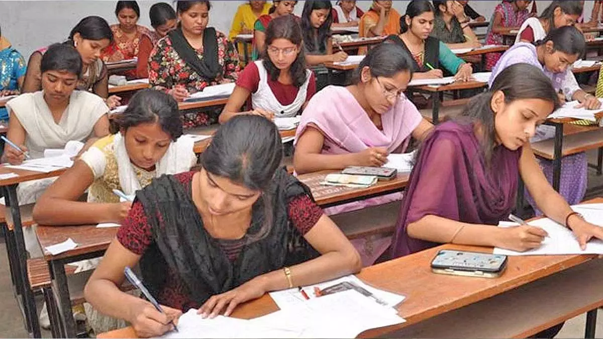 MPSC ने राज्य सेवा परीक्षा 2023 के अंतिम परिणाम छह महीने से अधिक विलंबित किए MPSC ने राज्य सेवा परीक्षा 2023 के अंतिम परिणाम छह महीने से अधिक विलंबित किए