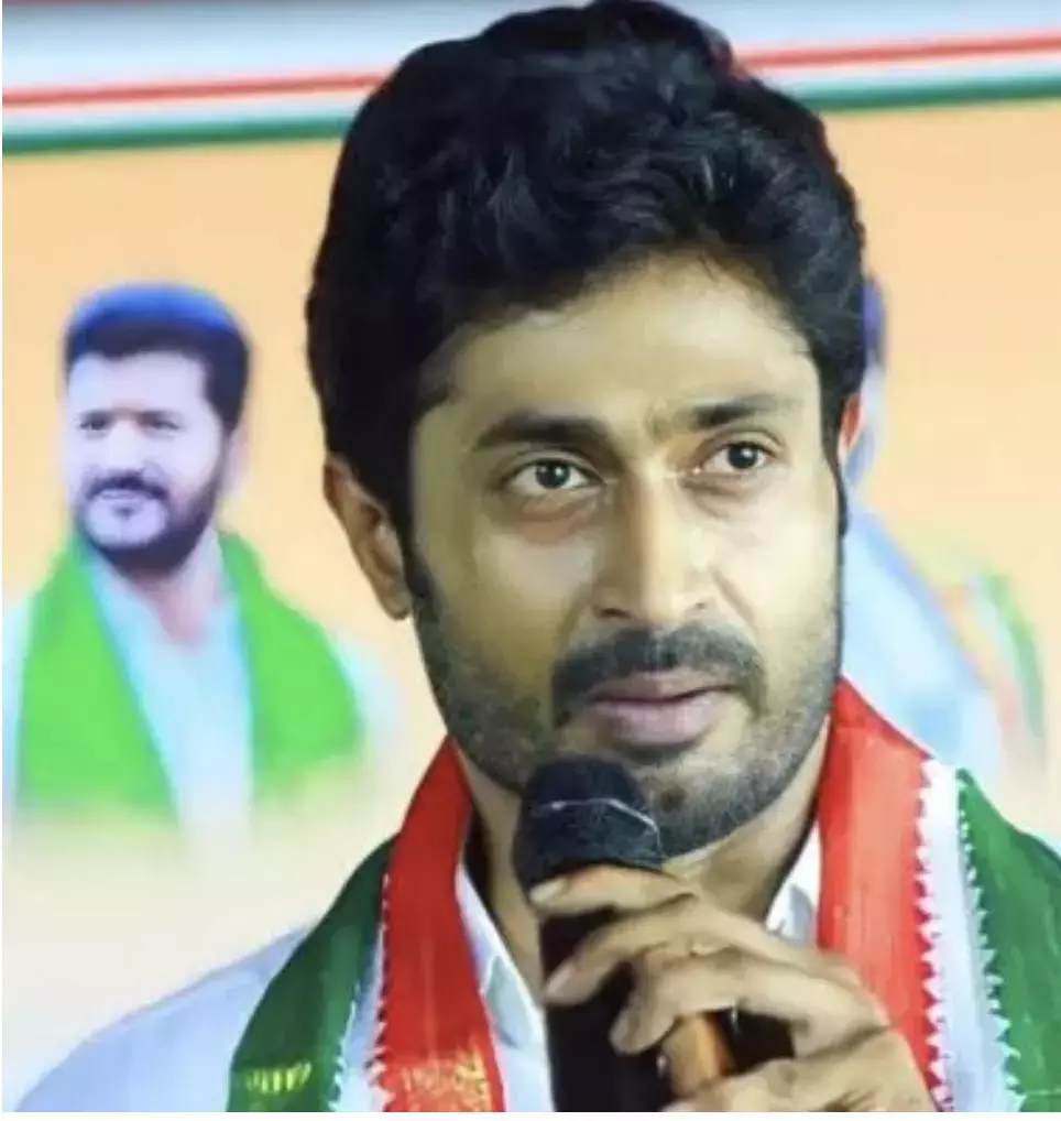 नागार्जुन सागर MLA के काफिले की कार पलटने से 2 लोग घायल नागार्जुन सागर MLA के काफिले की कार पलटने से 2 लोग घायल