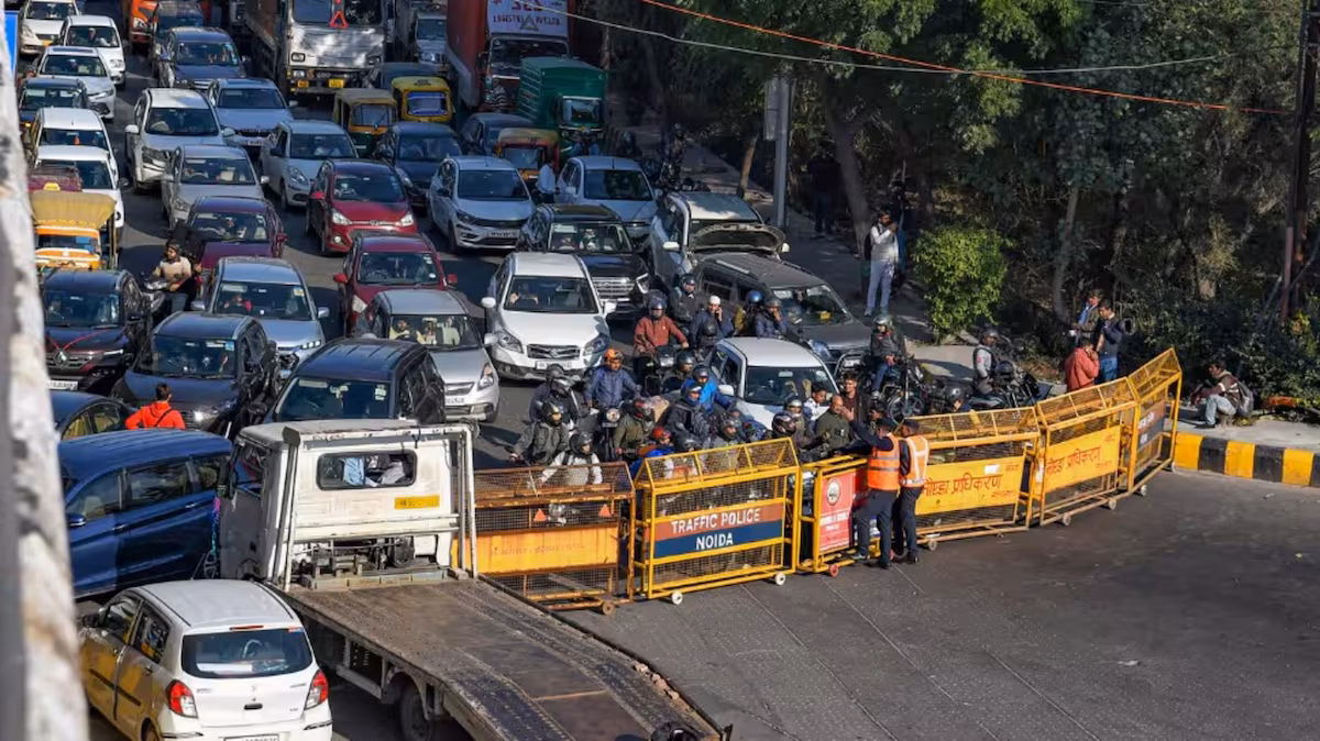 Faridabad: रविवार को छोड़कर भारी व मध्यम माल वाहक वाहनों पर रहेगा प्रतिबंध Faridabad: रविवार को छोड़कर भारी व मध्यम माल वाहक वाहनों पर रहेगा प्रतिबंध