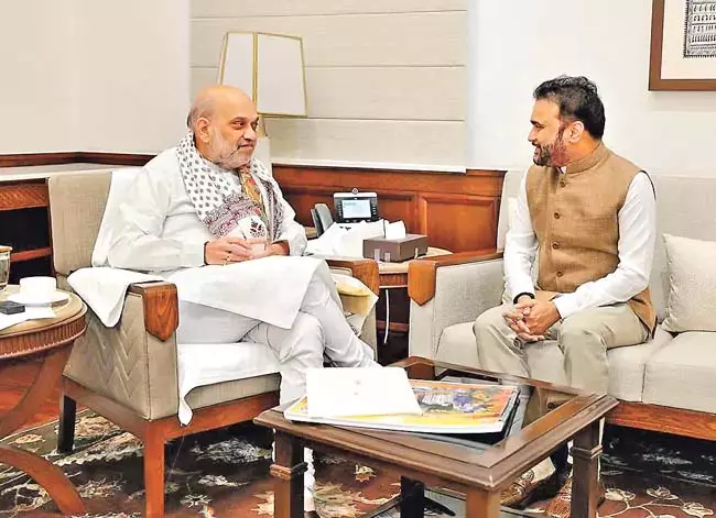 Andhra: सांसद सना सतीश ने अमित शाह से की मुलाकात Andhra: सांसद सना सतीश ने अमित शाह से की मुलाकात