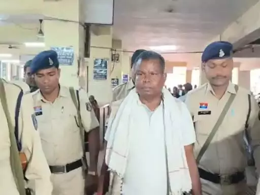 कवासी लखमा 7 अप्रैल तक फिर EOW की रिमांड में भेजे गए कवासी लखमा 7 अप्रैल तक फिर EOW की रिमांड में भेजे गए