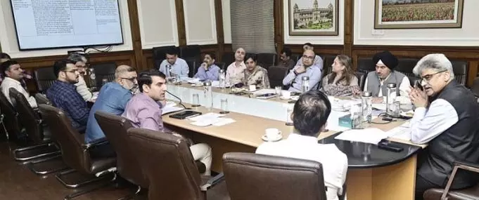 मुख्य सचिव ने J&K में EODB सुनिश्चित करने के लिए क्षेत्रवार सुधारों की रूपरेखा तैयार की मुख्य सचिव ने J&K में EODB सुनिश्चित करने के लिए क्षेत्रवार सुधारों की रूपरेखा तैयार की