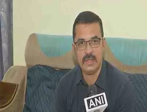 AIADMK ने डीएमके परिधानों में धार्मिक प्रतीकों पर ए राजा की टिप्पणी की निंदा की AIADMK ने डीएमके परिधानों में धार्मिक प्रतीकों पर ए राजा की टिप्पणी की निंदा की