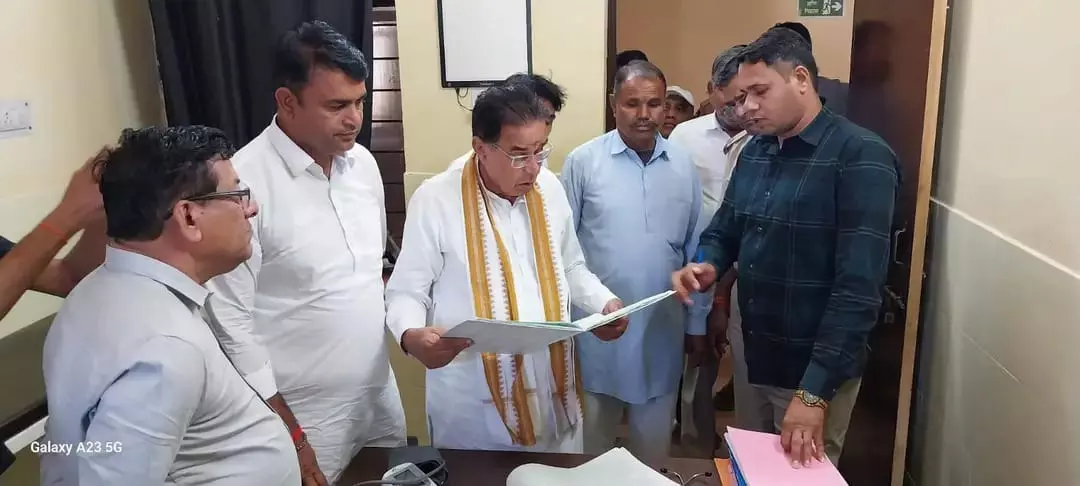 Jodhpur के पूनियों की प्याऊ स्थित प्राथमिक स्वास्थ्य केन्द्र का किया औचक निरीक्षण Jodhpur के पूनियों की प्याऊ स्थित प्राथमिक स्वास्थ्य केन्द्र का किया औचक निरीक्षण