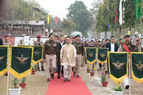 CM ने द्वितीय आईआरबीएन के 18वें स्थापना दिवस पर भाग लिया CM ने द्वितीय आईआरबीएन के 18वें स्थापना दिवस पर भाग लिया