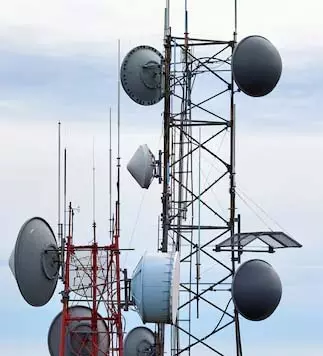 BSNL की चूक से सरकार को ₹1,757 करोड़ का नुकसान: CAG BSNL की चूक से सरकार को ₹1,757 करोड़ का नुकसान: CAG
