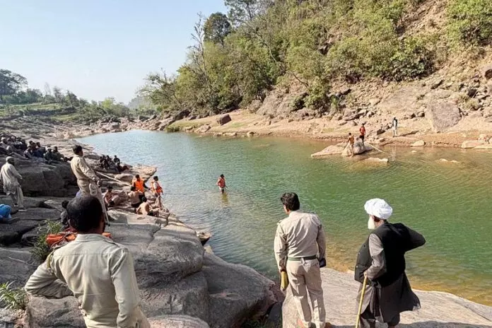 Jammu: नाले में डूबकर किशोर की मौत Jammu: नाले में डूबकर किशोर की मौत