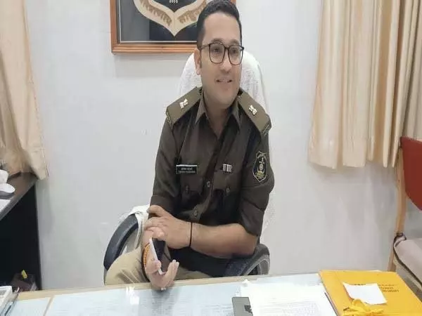 ASP अभिषेक माहेश्वरी पर पैतृक संपत्ति हड़पने का आरोप, शिकायत पत्र हुआ वायरल ASP अभिषेक माहेश्वरी पर पैतृक संपत्ति हड़पने का आरोप, शिकायत पत्र हुआ वायरल