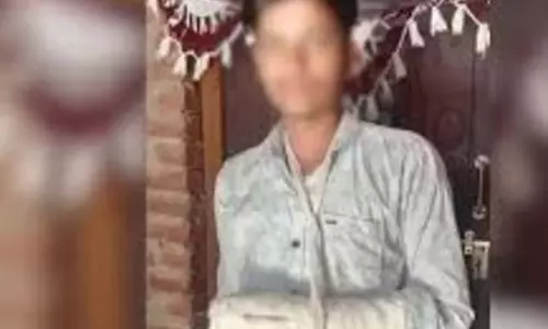 शिक्षक पर स्टूडेंट की उंगलियां तोड़ने का आरोप, जातिसूचक गालियां भी दी