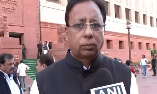 संजय जायसवाल ने वक्फ बिल पर बयान को लेकर RJD नेता की आलोचना की संजय जायसवाल ने वक्फ बिल पर बयान को लेकर RJD नेता की आलोचना की