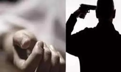 Sitapur: आबकारी निरीक्षक ने संदिग्ध परिस्थितियों में कार में खुद को गोली मारकर आत्महत्या की