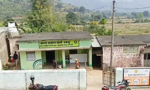 आंध्र प्रदेश ने गजपति के मणिकापटना में आंगनवाड़ी केंद्र संचालित किया