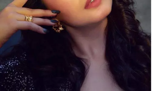 Huma Qureshi के बोल्ड अवतार ने मचाया तहलका, ब्लैक ड्रेस में ढाया कहर! Huma Qureshi के बोल्ड अवतार ने मचाया तहलका, ब्लैक ड्रेस में ढाया कहर!