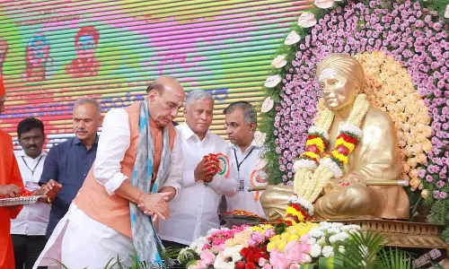 Tumkur: भक्तों ने त्रिगुण दास शिवकुमार स्वामीजी को श्रद्धांजलि अर्पित की