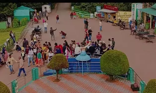 उदासिटी ई-पास प्रणाली के विरोध में दुकानें बंद, अम्मा रेस्टोरेंट में पर्यटकों का जमावड़ा