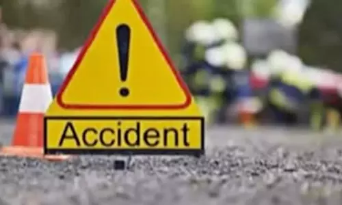 Palamu: सड़क दुर्घटना में तीन युवक घायल Palamu: सड़क दुर्घटना में तीन युवक घायल