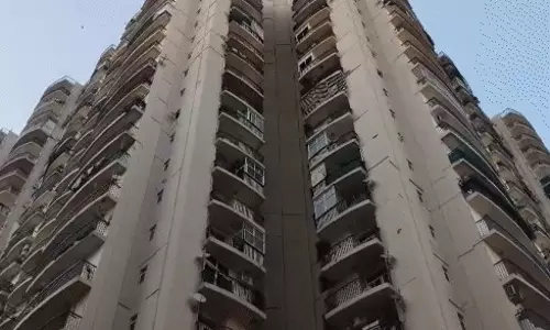 Indirapuram: एमबीए के छात्र की फ्लैट की बालकनी से गिरकर मौत Indirapuram: एमबीए के छात्र की फ्लैट की बालकनी से गिरकर मौत