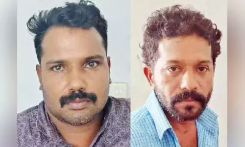 Kerala : शराब की बोतल और चाकू के साथ गिरफ्तार Kerala : शराब की बोतल और चाकू के साथ गिरफ्तार