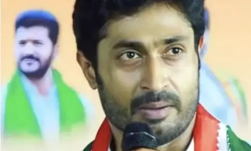 नागार्जुन सागर MLA के काफिले की कार पलटने से 2 लोग घायल नागार्जुन सागर MLA के काफिले की कार पलटने से 2 लोग घायल