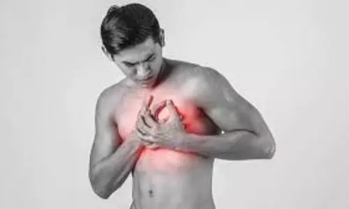 Health Tips : सीने में दर्द क्यों होता है? जानें इसके कारण और बचाव के उपाय