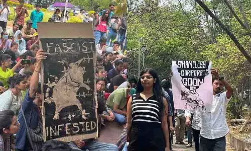 UOH impasse: देशभर से विरोध प्रदर्शन को मिल रहे समर्थन के कारण कांग्रेस बैकफुट पर