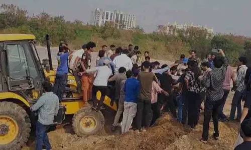 SFI तेलंगाना ने कार्यकर्ताओं की पूर्व-गिरफ्तारी की निंदा की, इसे ‘अलोकतांत्रिक कृत्य’ बताया SFI तेलंगाना ने कार्यकर्ताओं की पूर्व-गिरफ्तारी की निंदा की, इसे ‘अलोकतांत्रिक कृत्य’ बताया