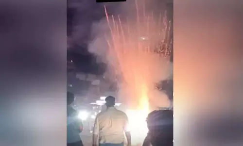 नादापुरम में त्योहार का जश्न मानदंडों से परे चला गया; तीन स्थानों पर पुलिस मामला दर्ज