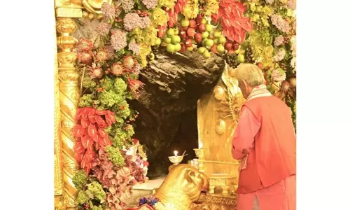 LG ने माता वैष्णो देवी मंदिर में पूजा-अर्चना की