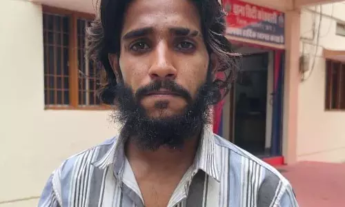 बटंची चाकू लहराया, बदमाश गिरफ्तार
